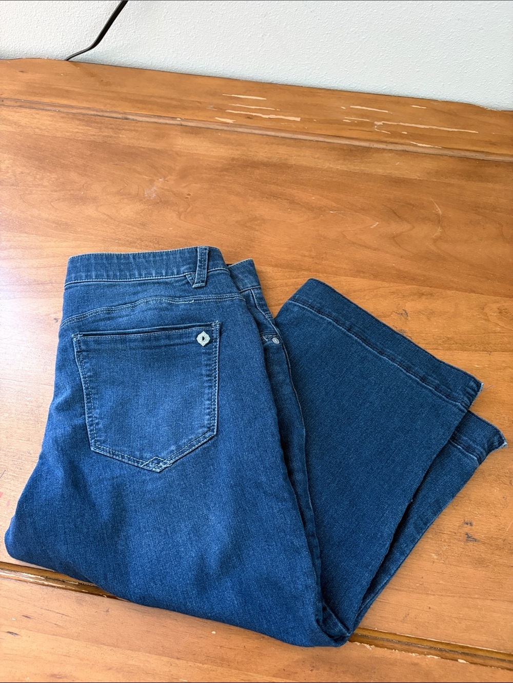 Democracy AbSolution Capri Jeans Size 10 - Picture 12 of 14
